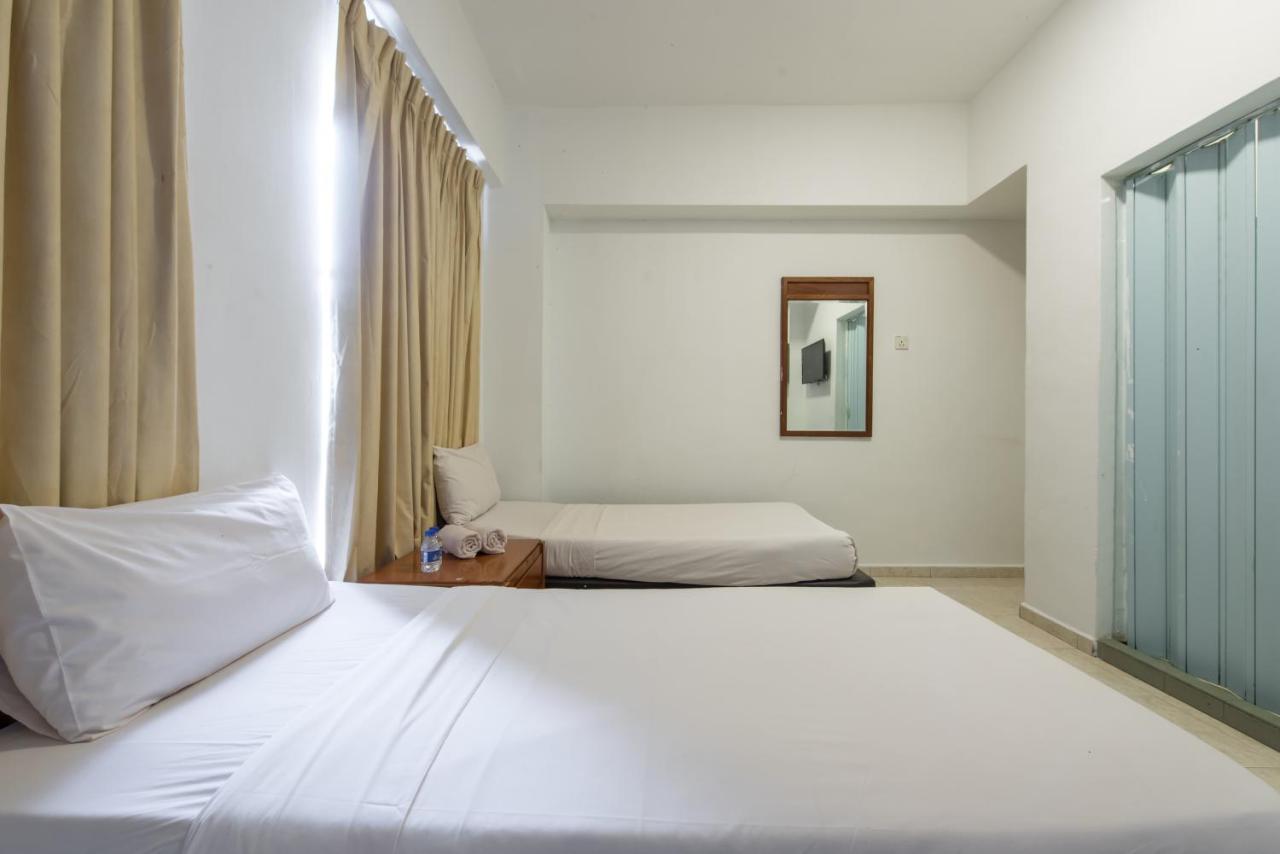 Hollitel Hotel Malacca Екстер'єр фото
